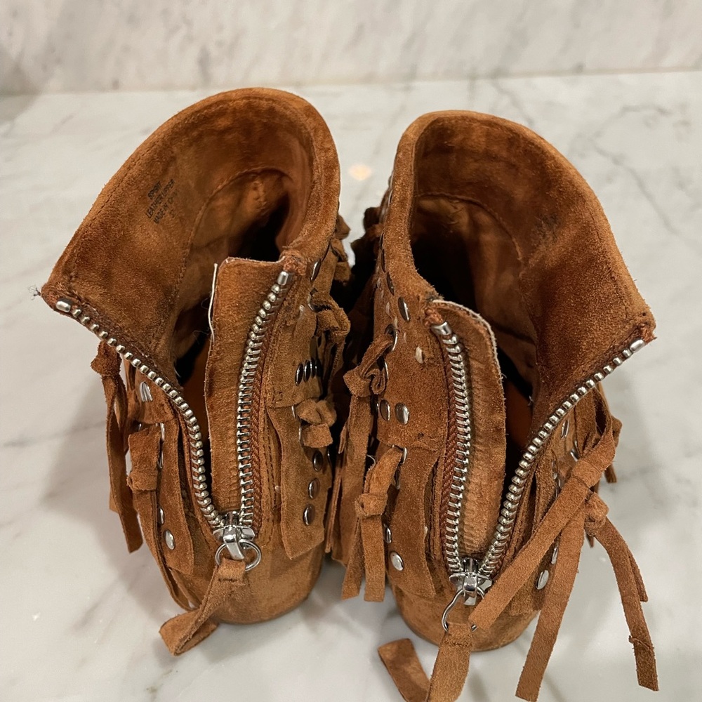 Suede low boots